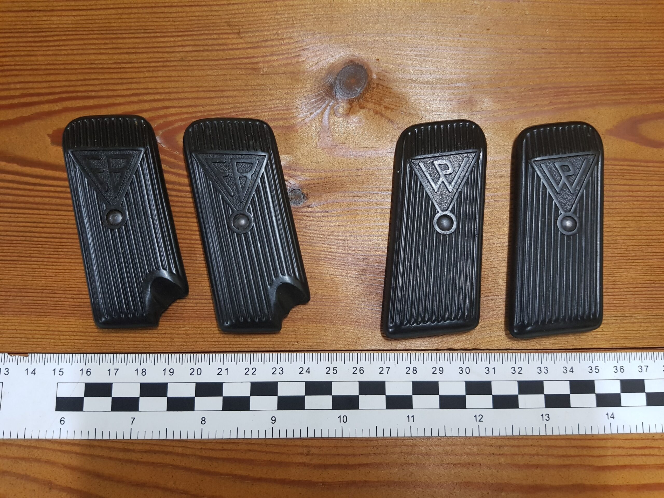 Okładki chwytu 7,62 mm pistoletu TT wz. 33